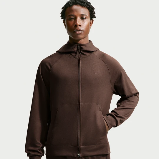 Zdjęcie produktu Męska funkcjonalna bluza z kapturem, zamkiem na całej długości i ochroną przed promieniowaniem UV Nike Primary NanoKnit Dri-FIT - Brązowy