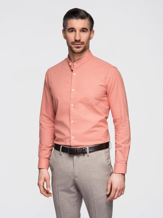 Zdjęcie produktu Męska koszula lniana ze stójką i kieszenią REGULAR FIT – brzoskwiniowa V1 Ombre Clothing brzoskwiniowy