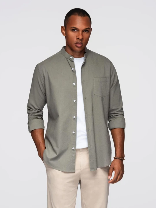 Zdjęcie produktu Męska koszula lniana ze stójką i kieszenią REGULAR FIT – khaki V6 - Rozmiar: M Ombre Clothing