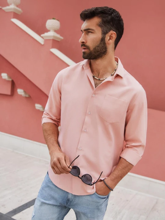 Zdjęcie produktu Męska koszula z kieszenią REGULAR FIT - różowa V5 - Rozmiar: L Ombre Clothing