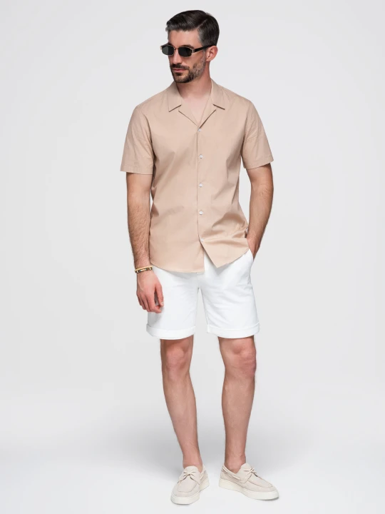 Zdjęcie produktu Męska koszula z krótkim rękawem i kubańskim kołnierzem - jasnobrązowa V6 - Rozmiar: M Ombre Clothing jasnobrązowy
