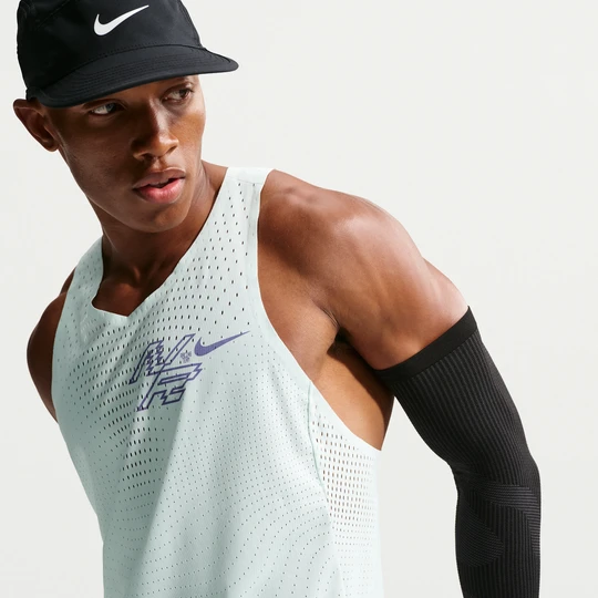 Zdjęcie produktu Męska koszulka bez rękawów do biegania Dri-FIT ADV Nike AeroSwift - Zieleń