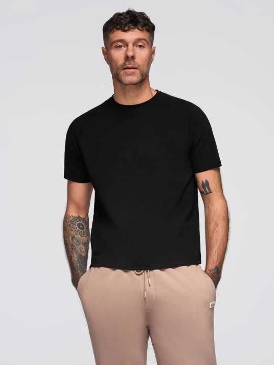 Zdjęcie produktu Męska koszulka COMFORT FIT z raglanowym rękawem – czarna V2 - Rozmiar: L Ombre Clothing