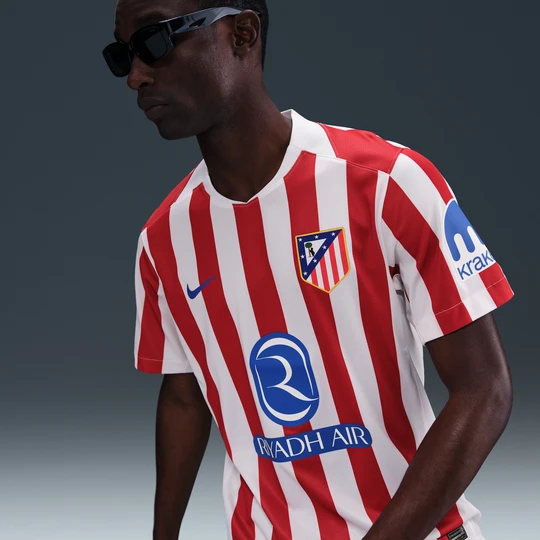 Zdjęcie produktu Męska koszulka piłkarska Nike Dri-FIT Atlético Madryt Stadium 2025/26 (wersja domowa) – replika - Czerwony
