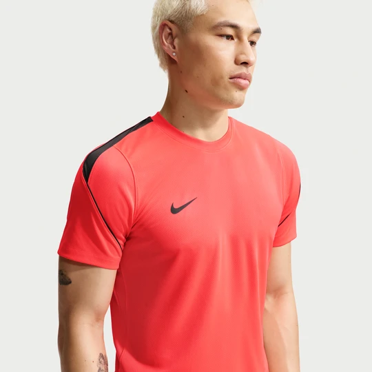 Zdjęcie produktu Męska koszulka piłkarska z krótkim rękawem Dri-FIT Nike Strike - Różowy