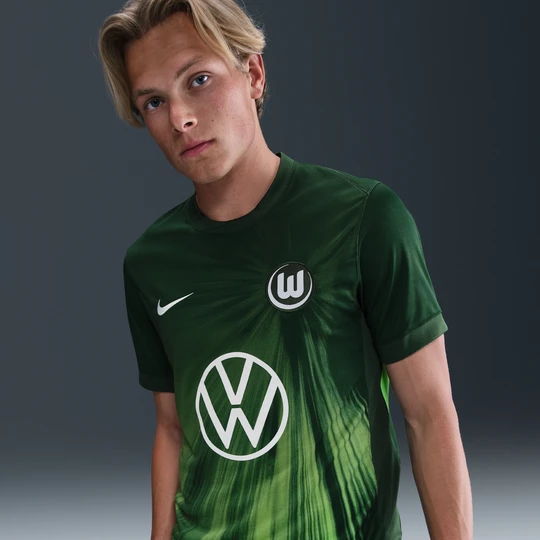 Zdjęcie produktu Męska koszulka piłkarska z krótkim rękawem Nike Dri-FIT Vfl Wolfsburg Stadium 2025/2026 (wersja domowa) – replika - Zieleń