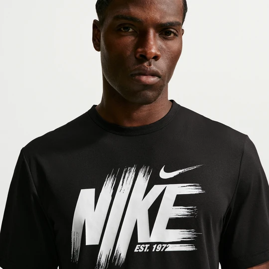 Zdjęcie produktu Męska koszulka treningowa z ochroną przed promieniowaniem UV Dri-FIT Nike Hyverse - Czerń