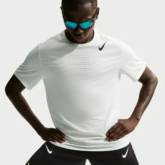 Zdjęcie produktu Męska koszulka z krótkim rękawem do biegania Dri-FIT ADV Nike AeroSwift - Biel