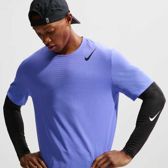 Zdjęcie produktu Męska koszulka z krótkim rękawem do biegania Dri-FIT ADV Nike AeroSwift - Niebieski