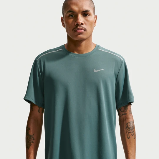 Zdjęcie produktu Męska koszulka z krótkim rękawem do biegania Dri-FIT Nike Miler - Szary