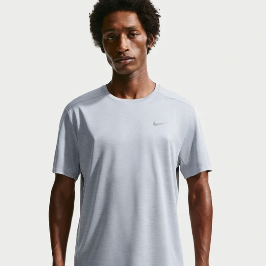 Zdjęcie produktu Męska koszulka z krótkim rękawem do biegania Dri-FIT Nike Miler - Szary
