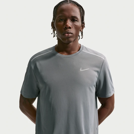 Zdjęcie produktu Męska koszulka z krótkim rękawem do biegania Dri-FIT Nike Miler - Szary