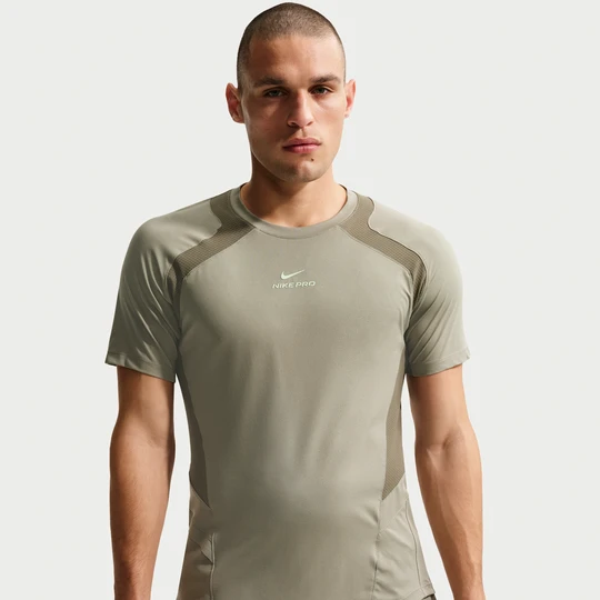Zdjęcie produktu Męska koszulka z krótkim rękawem Dri-FIT ADV Nike Pro Training - Zieleń