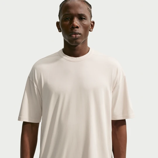 Zdjęcie produktu Męska koszulka z krótkim rękawem Dri-FIT Nike 24.7 ImpossiblySoft Light - Brązowy