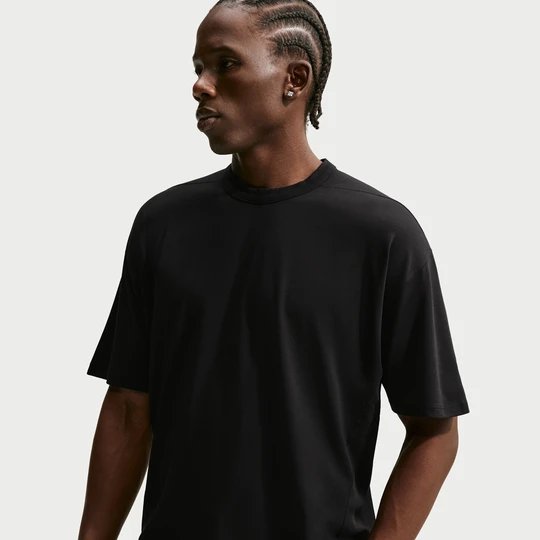 Zdjęcie produktu Męska koszulka z krótkim rękawem Dri-FIT Nike 24.7 ImpossiblySoft Light - Czerń
