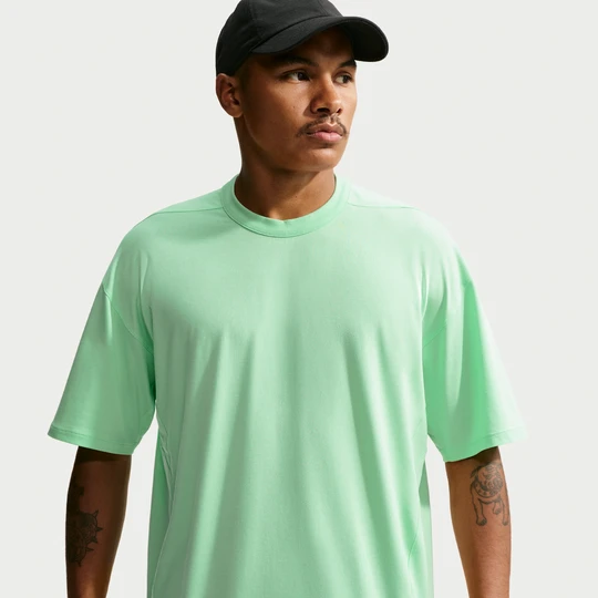 Zdjęcie produktu Męska koszulka z krótkim rękawem Dri-FIT Nike 24.7 ImpossiblySoft Light - Zieleń