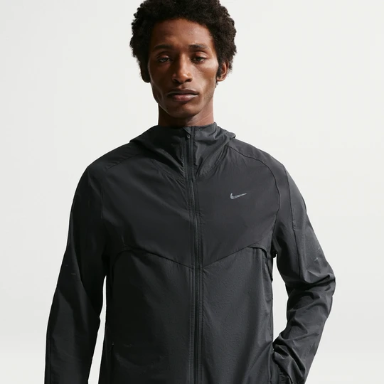 Zdjęcie produktu Męska kurtka do biegania Repel Nike Stride Plus - Czerń