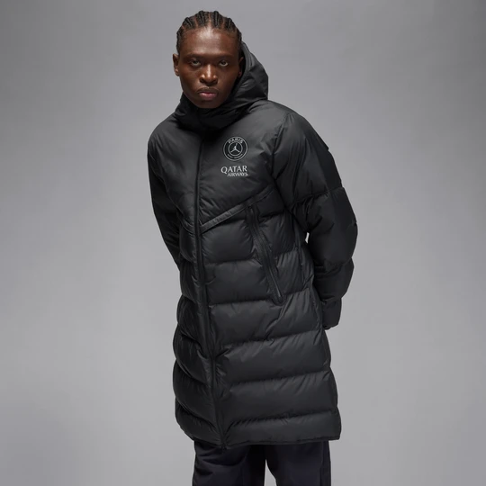 Zdjęcie produktu Męska kurtka piłkarska z kapturem Jordan Storm-FIT Paris Saint-Germain Strike Windrunner PrimaLoft® (wersja czwarta) - Czerń