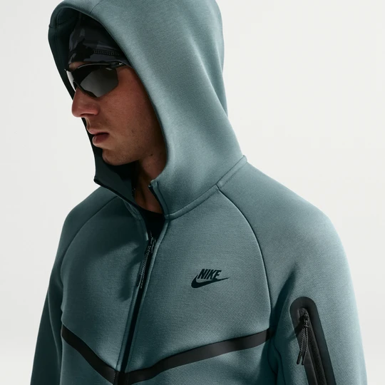Zdjęcie produktu Męska kurtka z dzianiny z zamkiem na całej długości Windrunner Nike Tech - Szary