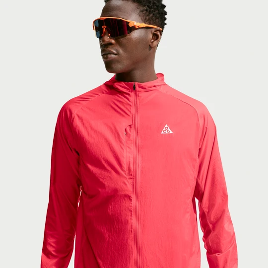 Zdjęcie produktu Męska kurtka z ochroną przed promieniowaniem UV ACG Aireez - Czerwony Nike