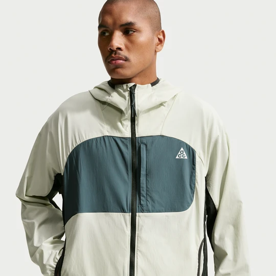 Zdjęcie produktu Męska kurtka z ochroną przed promieniowaniem UV Nike ACG „Five Towers” - Zieleń