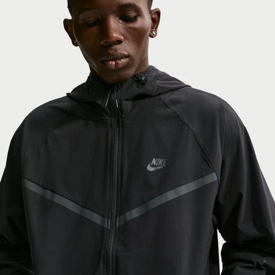 Zdjęcie produktu Męska kurtka z tkaniny Nike Tech - Czerń