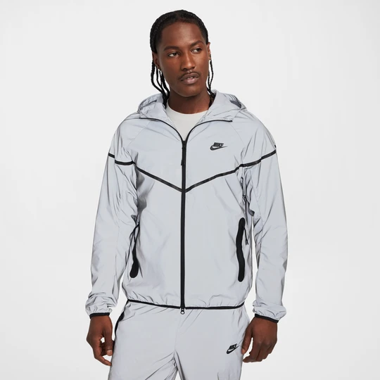 Zdjęcie produktu Męska kurtka z tkaniny o designie odbijającym światło Nike Tech - Szary