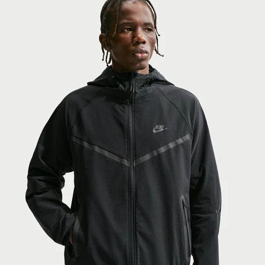Zdjęcie produktu Męska kurtka z tkaniny z zamkiem na całej długości Dri-FIT Windrunner Nike Tech - Czerń