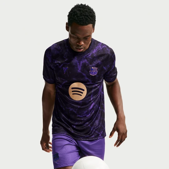 Zdjęcie produktu Męska przedmeczowa koszulka piłkarska Kobe Dri-FIT FC Barcelona (wersja wyjazdowa) - Fiolet Nike