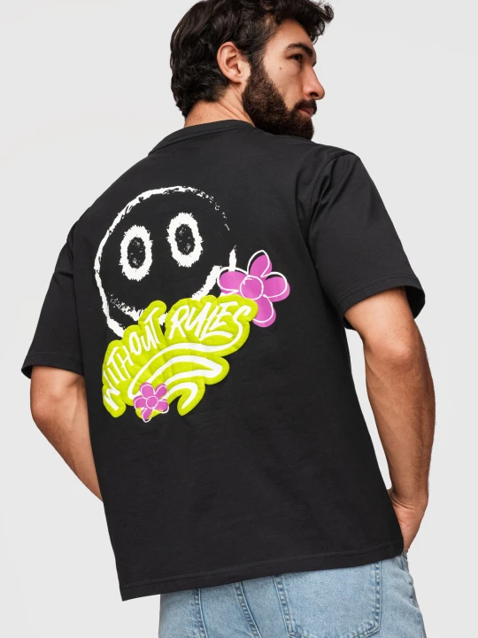 Zdjęcie produktu Męski bawełniany T-shirt o kroju lose fit z printami - czarny V1 - Rozmiar: L Ombre Clothing
