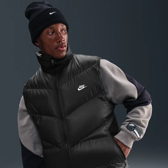 Zdjęcie produktu Męski bezrękawnik puchowy Statement Nike Windrunner - Czerń