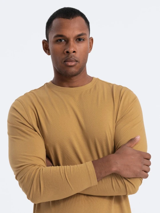 Zdjęcie produktu Męski longsleeve BASIC z okrągłym dekoltem - musztardowy V10 - Rozmiar: S Ombre Clothing