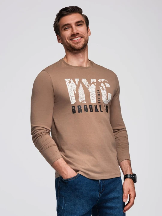 Zdjęcie produktu Męski longsleeve z miejskim nadrukiem – jasnobrązowy V1 - Rozmiar: L Ombre Clothing