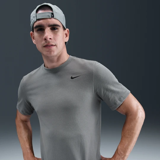Zdjęcie produktu Męski T-shirt do fitnessu Nike Dri-FIT - Szary