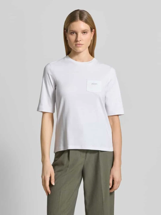 Zdjęcie produktu męski t-shirt o kroju regular fit z brustaszą model 'Tonja' JOOP! Biały