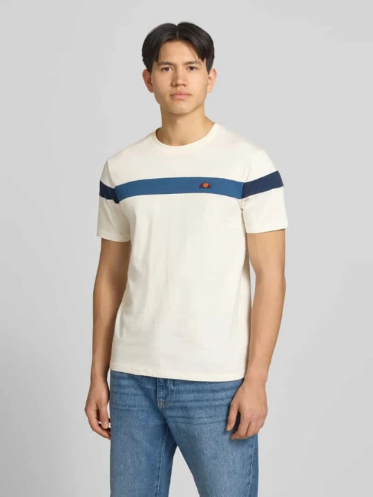 Zdjęcie produktu męski t-shirt o kroju regular fit z detalem z logo model 'Caserio' Ellesse Złamany biały