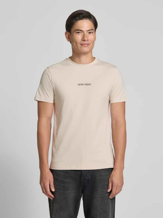 Zdjęcie produktu męski t-shirt o kroju regular fit z nadrukiem z logo Antony Morato Złamany biały