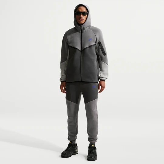 Zdjęcie produktu Męskie dzianinowe joggery Nike Tech - Czerń