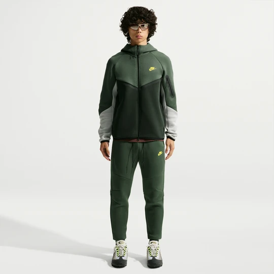 Zdjęcie produktu Męskie dzianinowe joggery Nike Tech - Zieleń