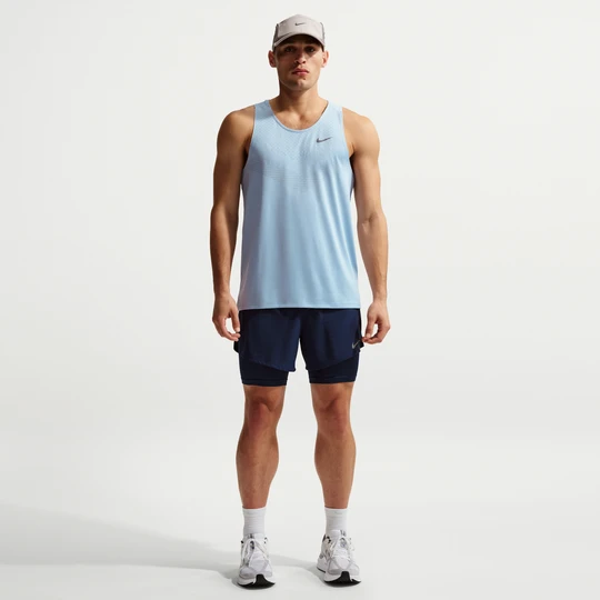 Zdjęcie produktu Męskie hybrydowe spodenki do biegania Nike Stride Dri-FIT 13 cm - Niebieski