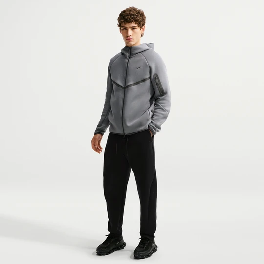 Zdjęcie produktu Męskie luźne spodnie z dzianiny Nike Tech - Czerń