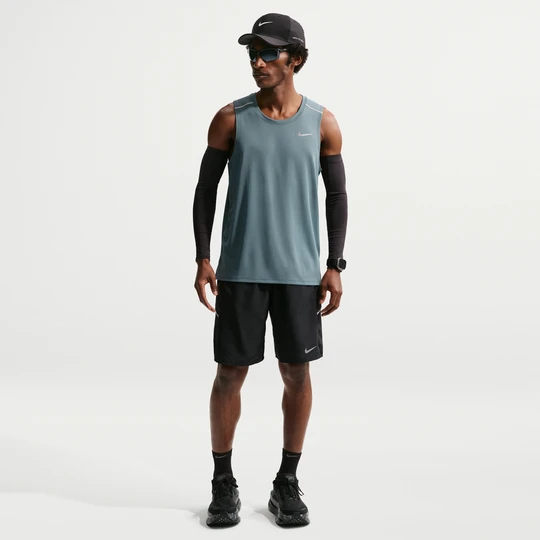 Zdjęcie produktu Męskie spodenki bez podszewki do biegania Nike Miler Dri-FIT 23 cm - Czerń
