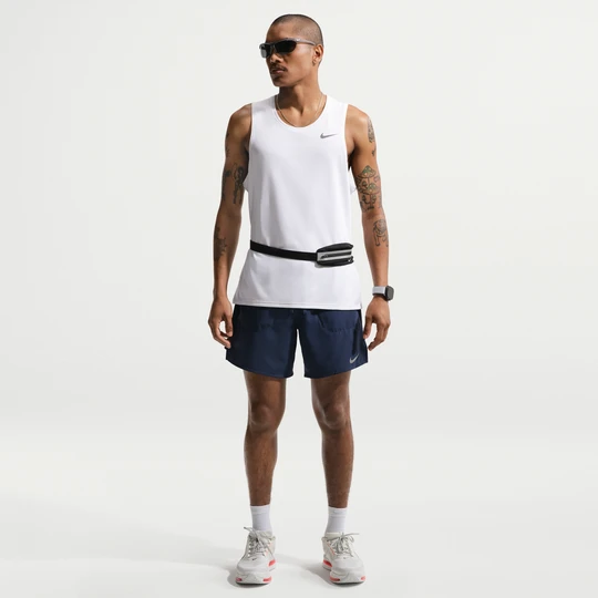 Zdjęcie produktu Męskie spodenki do biegania 2 w 1 18 cm Dri-FIT Nike Stride - Niebieski