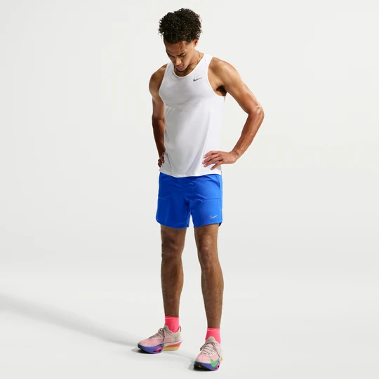 Zdjęcie produktu Męskie spodenki do biegania 2 w 1 18 cm Dri-FIT Nike Stride - Niebieski