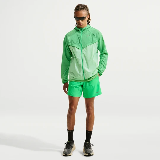 Zdjęcie produktu Męskie spodenki do biegania 2 w 1 18 cm Dri-FIT Nike Stride - Zieleń
