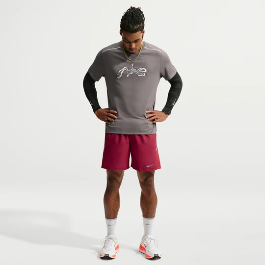 Zdjęcie produktu Męskie spodenki do biegania 2 w 1 Dri-FIT Nike Miler 18 cm - Czerwony