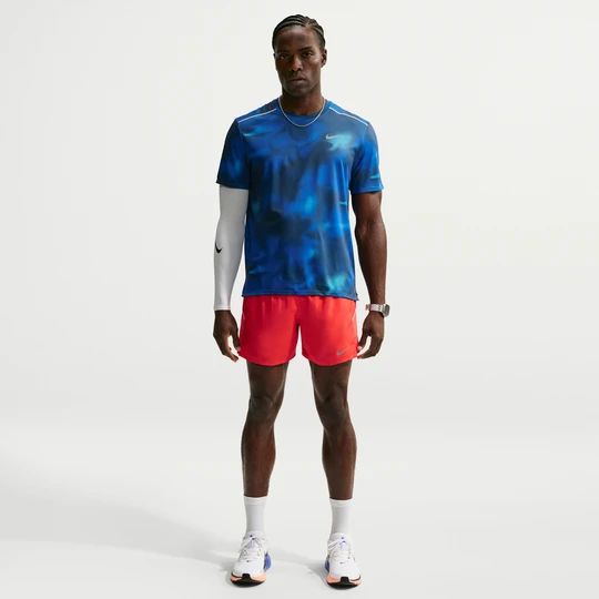 Zdjęcie produktu Męskie spodenki do biegania z wszytą bielizną 13 cm Dri-FIT Nike Miler - Czerwony