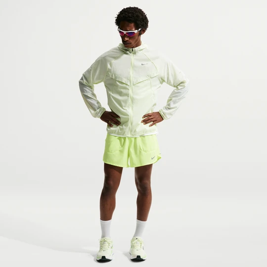 Zdjęcie produktu Męskie spodenki do biegania z wszytą bielizną 13 cm Nike Dri-FIT Stride - Żółty