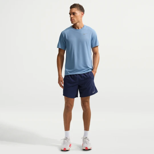 Zdjęcie produktu Męskie spodenki do biegania z wszytą bielizną 18 cm Nike Dri-FIT Stride - Niebieski