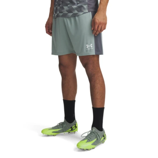 Zdjęcie produktu Męskie spodenki treningowe Under Armour UA M's Challenger Knit Short - zielone
